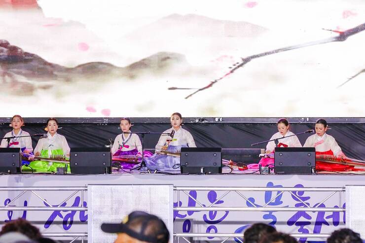 제15회 정남진 물축제 장흥 POP 콘서트 사진입니다.