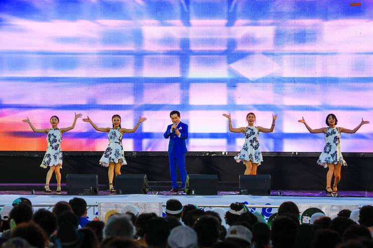 제15회 정남진 물축제 LG헬로비전 축하공연 사진입니다.