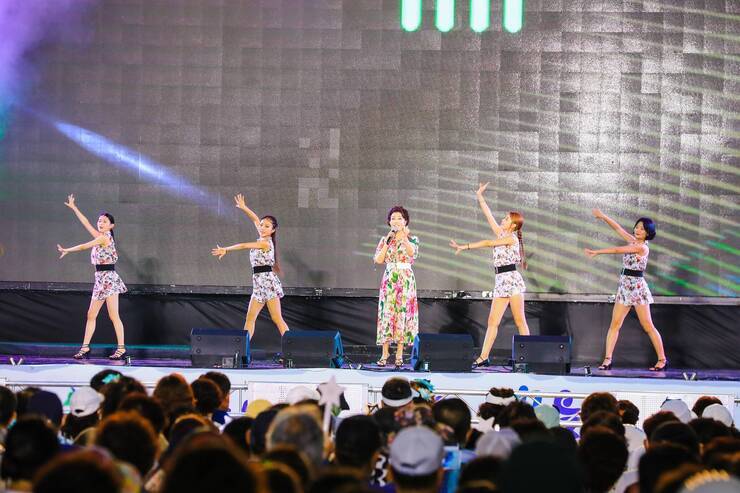 제15회 정남진 물축제 LG헬로비전 축하공연 사진입니다.