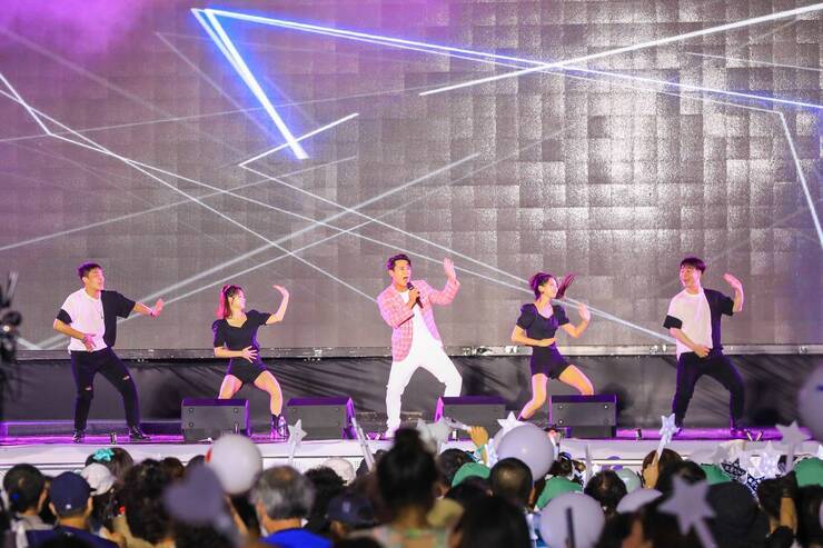 제15회 정남진 물축제 LG헬로비전 축하공연 사진입니다.